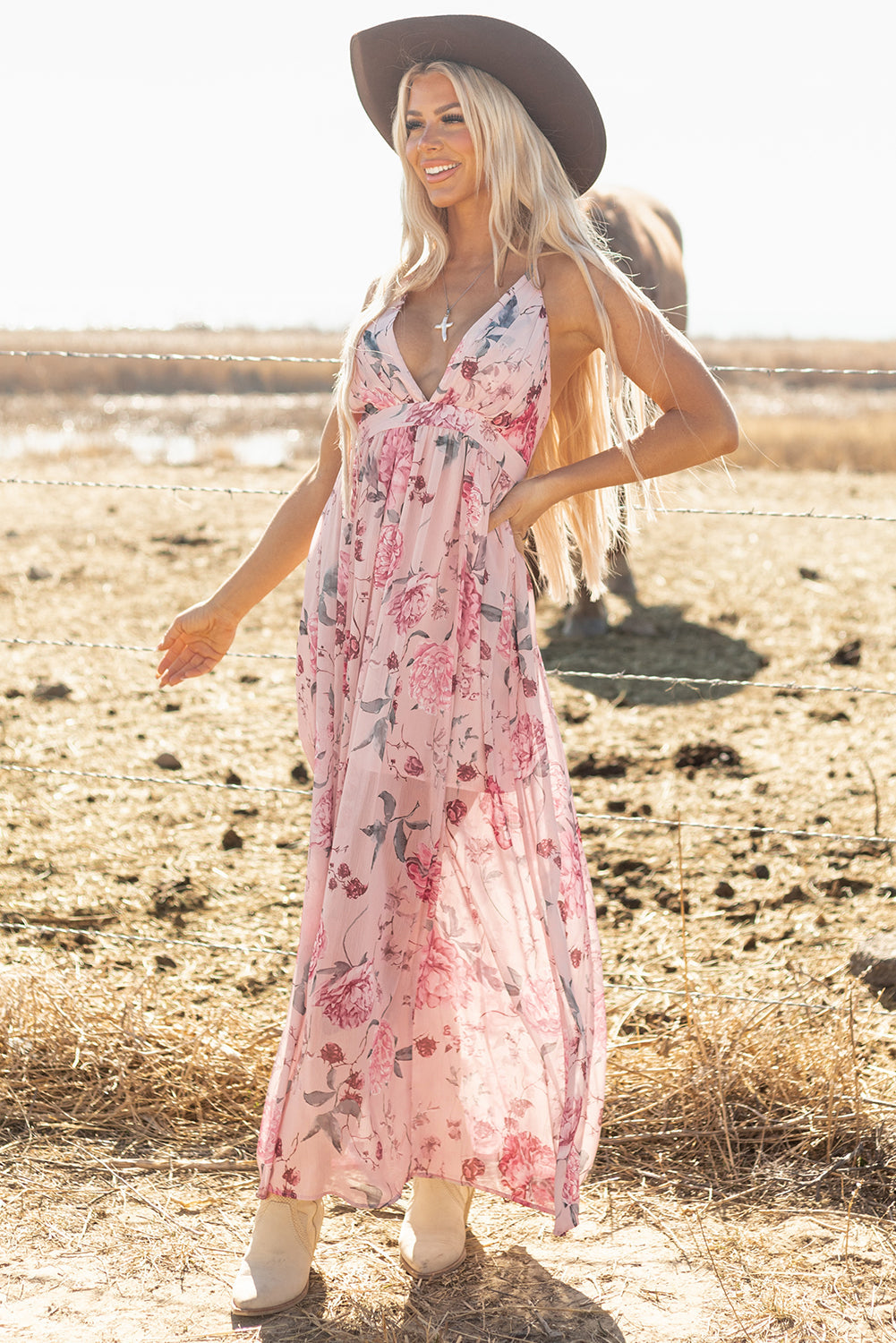 Robe longue plissée à fleurs, décolleté en V profond, taille empire, dos nu
