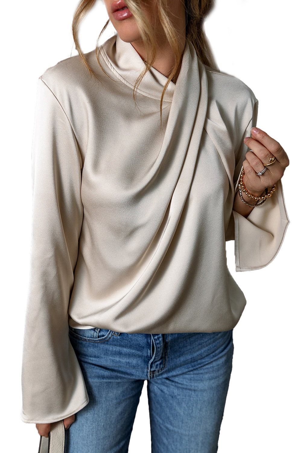 Blouse en satin avec fente croisée sur le devant et dos fendu