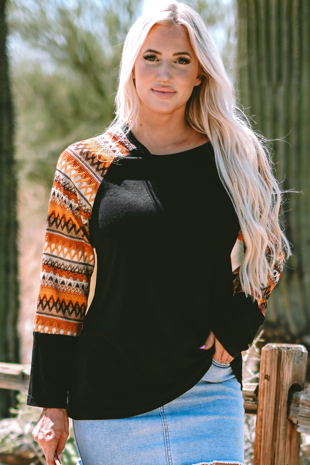 T-shirt a manches longues et patchwork raglan a imprimé géométrique