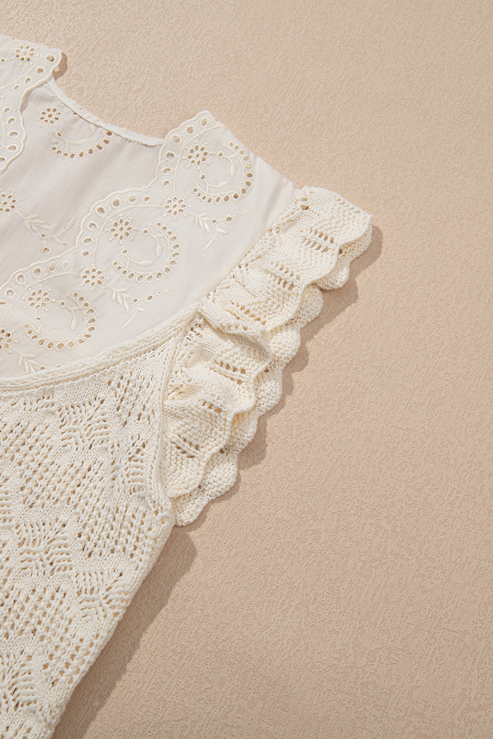 Gilet pull à volants en tricot ajouré brodé patchwork