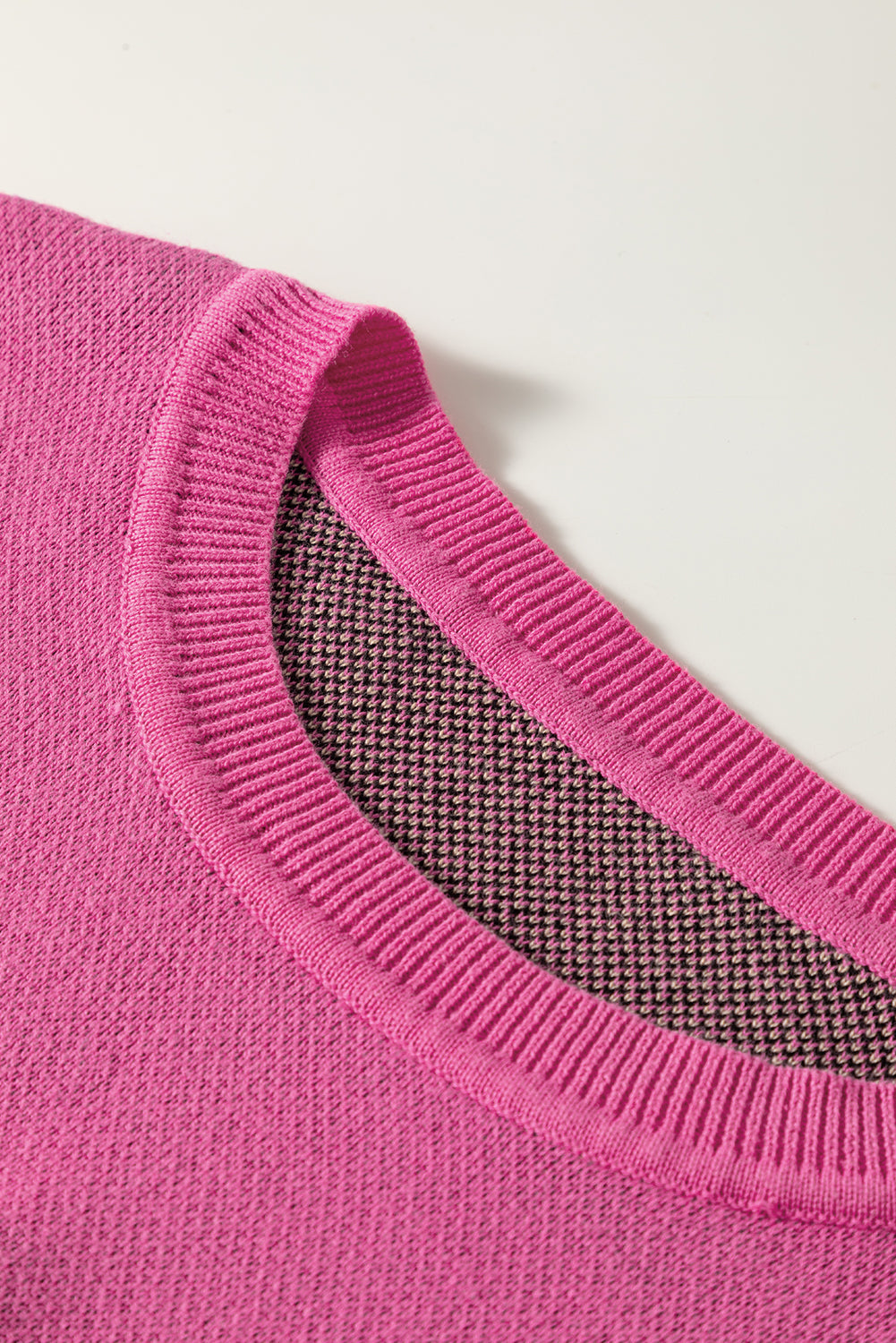 Pull en tricot léopard a manches volantées et col rond