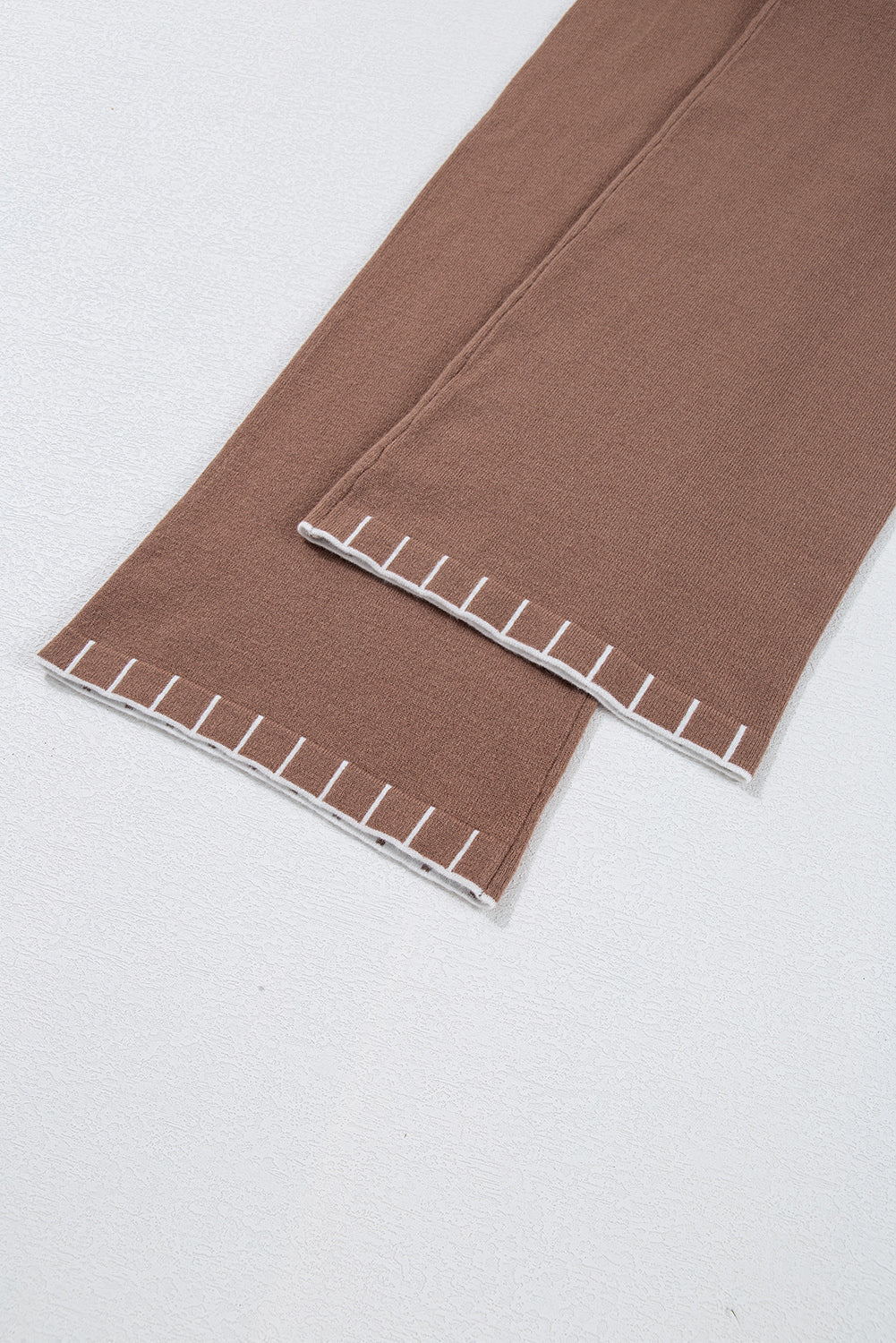 Pantalon tricoté taille haute a jambe droite