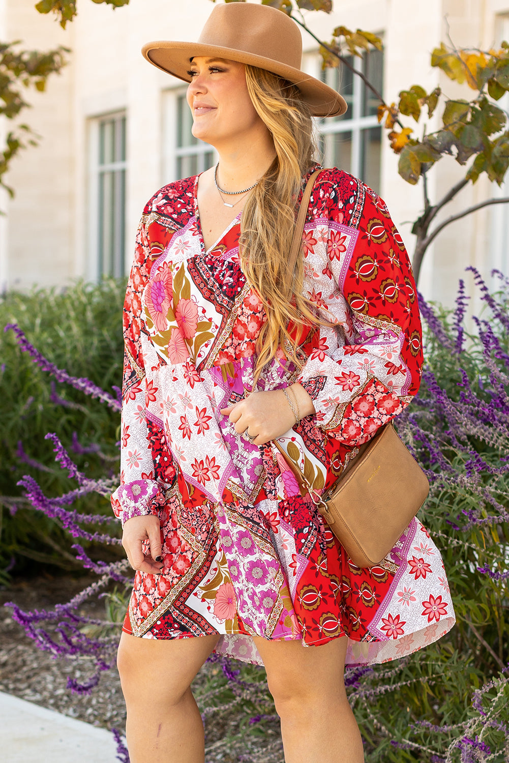 Robe a fleurs mixtes a manches longues et col en V a lacets dans le dos évidé, grande taille