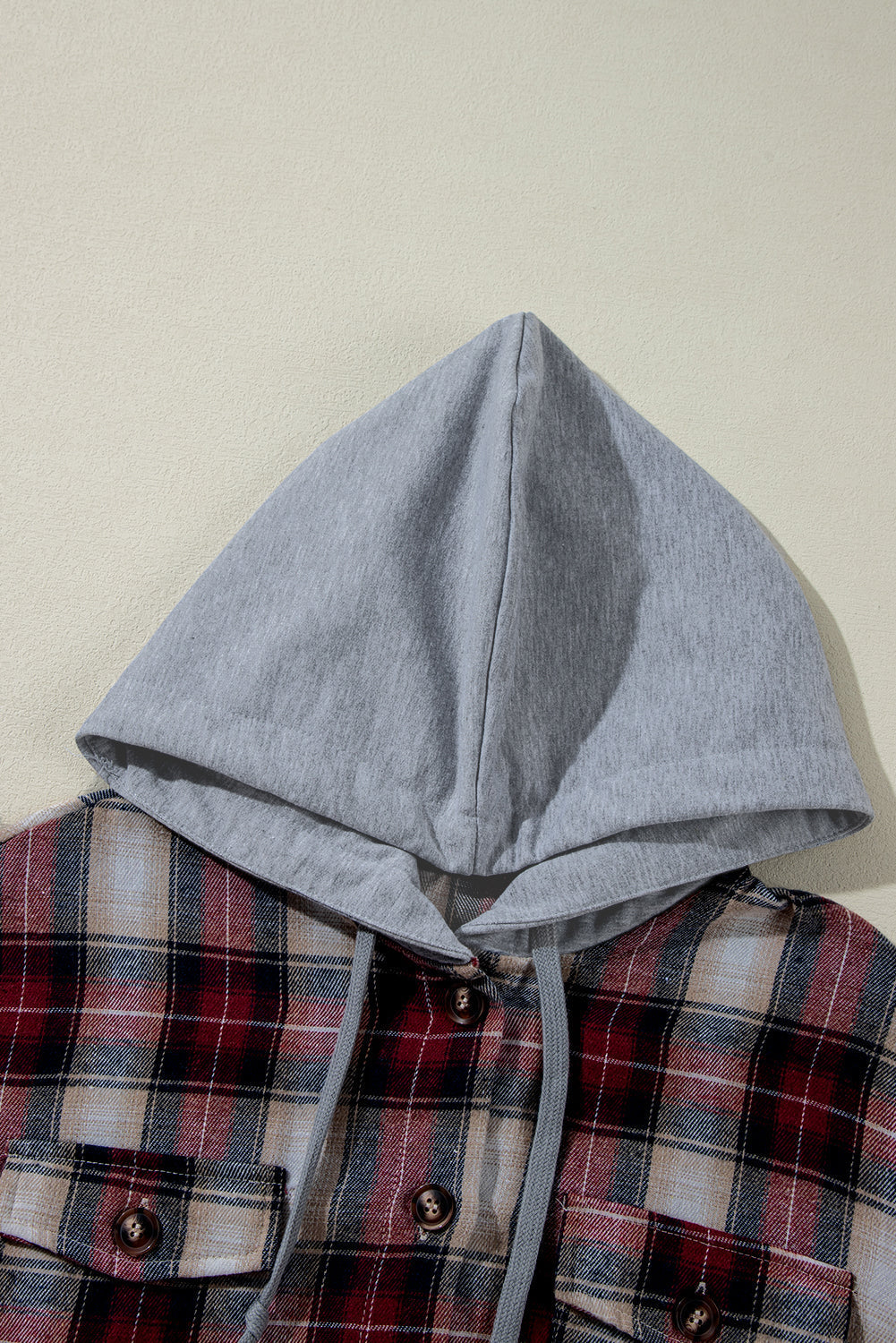 Veste à capuche boutonnée avec poche poitrine et imprimé écossais