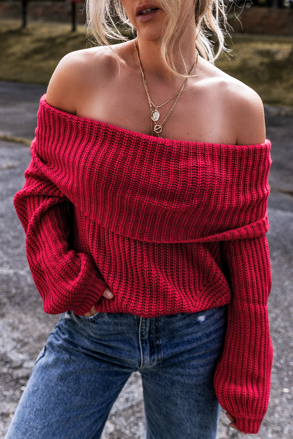 Pull en tricot a épaules dénudées