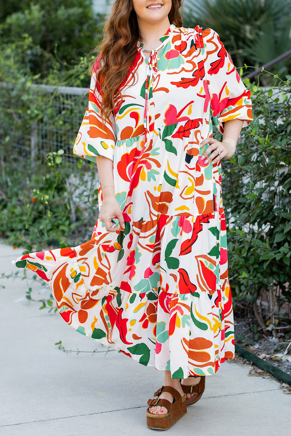 Robe a plusieurs niveaux a col en V et imprimé floral, grande taille