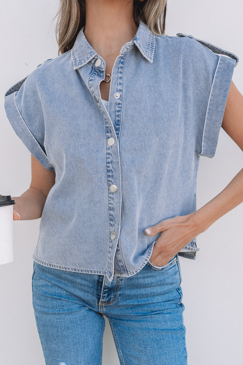 Chemise en jean à manches courtes et revers pin-up