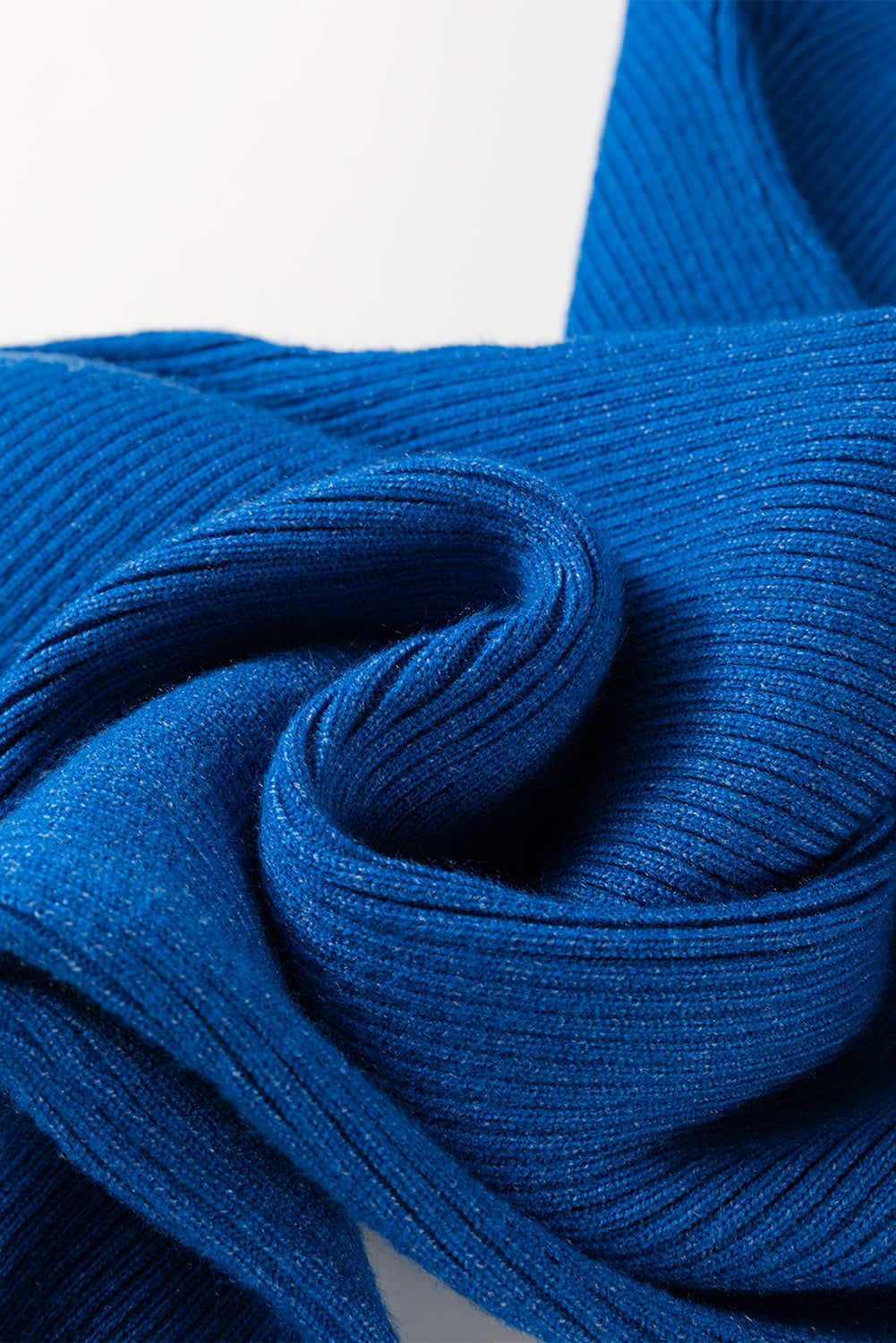Robe pull mi-longue sans manches en tricot côtelé uni