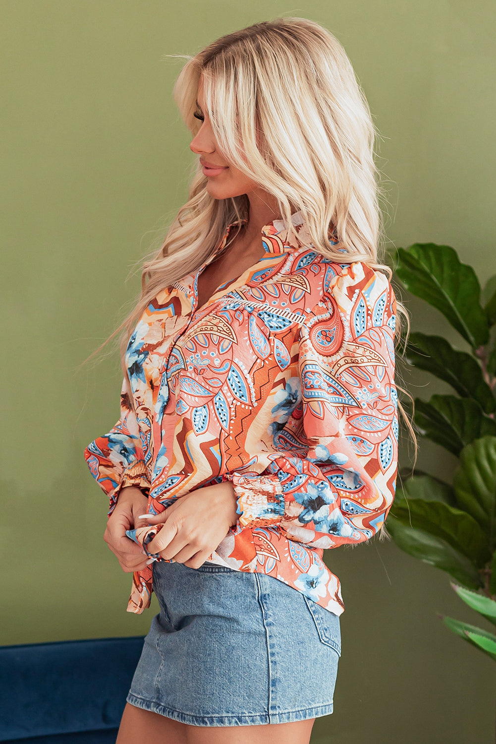 Chemise ample boutonnée a imprimé floral et poignets froncés
