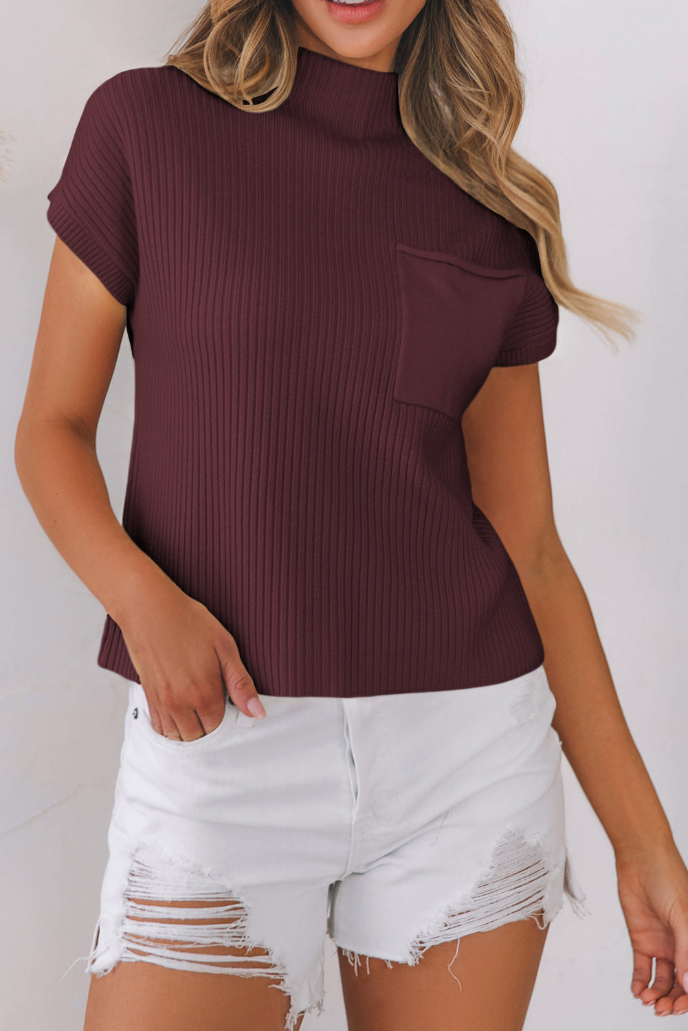 Pull a manches courtes en tricot côtelé avec poche plaquée