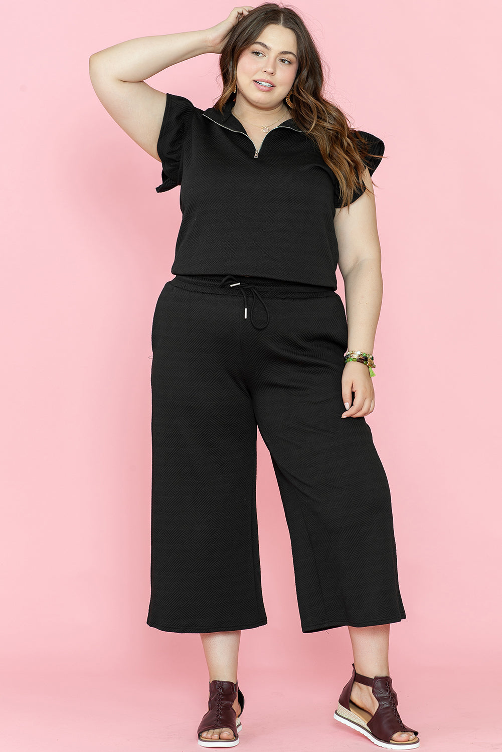 Ensemble pantalon large avec haut a manches volantées et quart de zip