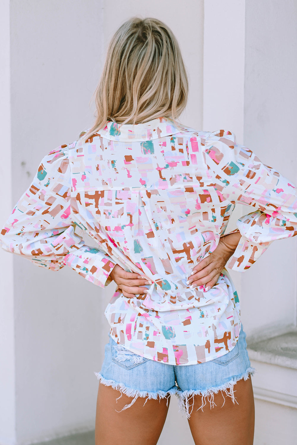 Chemise décontractée à manches lanternes et imprimé abstrait
