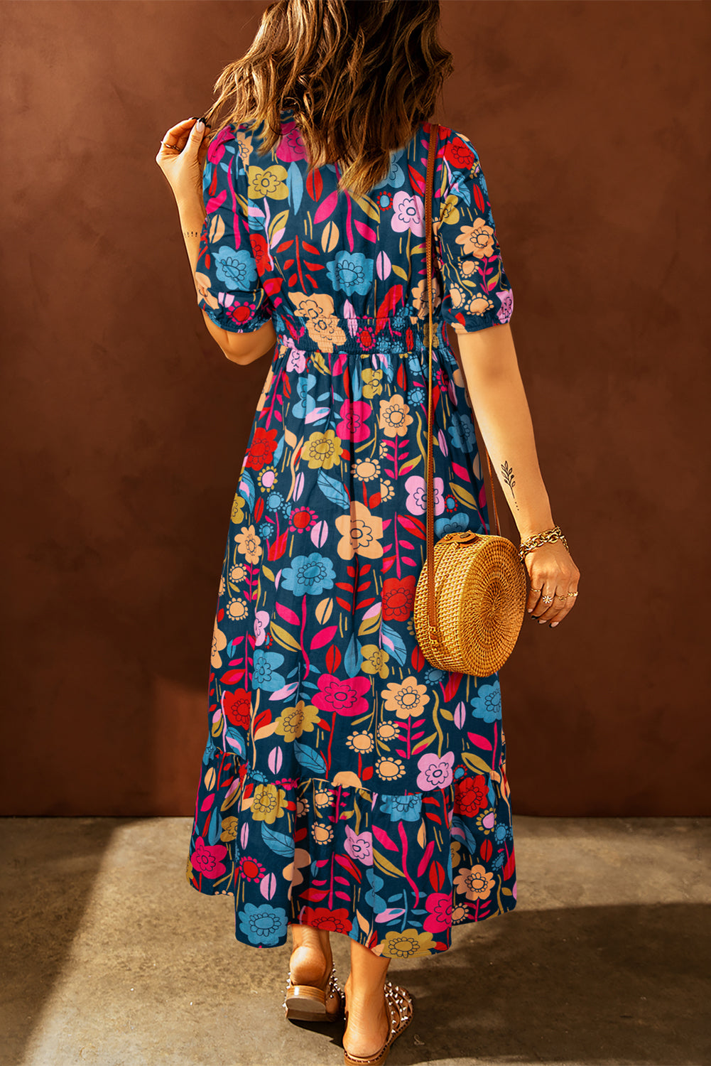 Robe longue rétro à imprimé floral et col fendu
