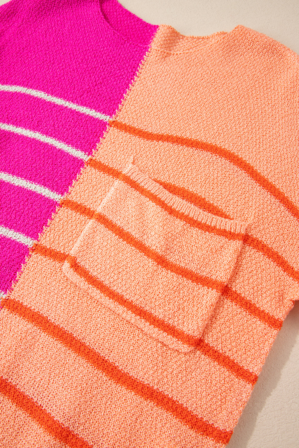 Pull en tricot à rayures et blocs de couleurs, coupe ample