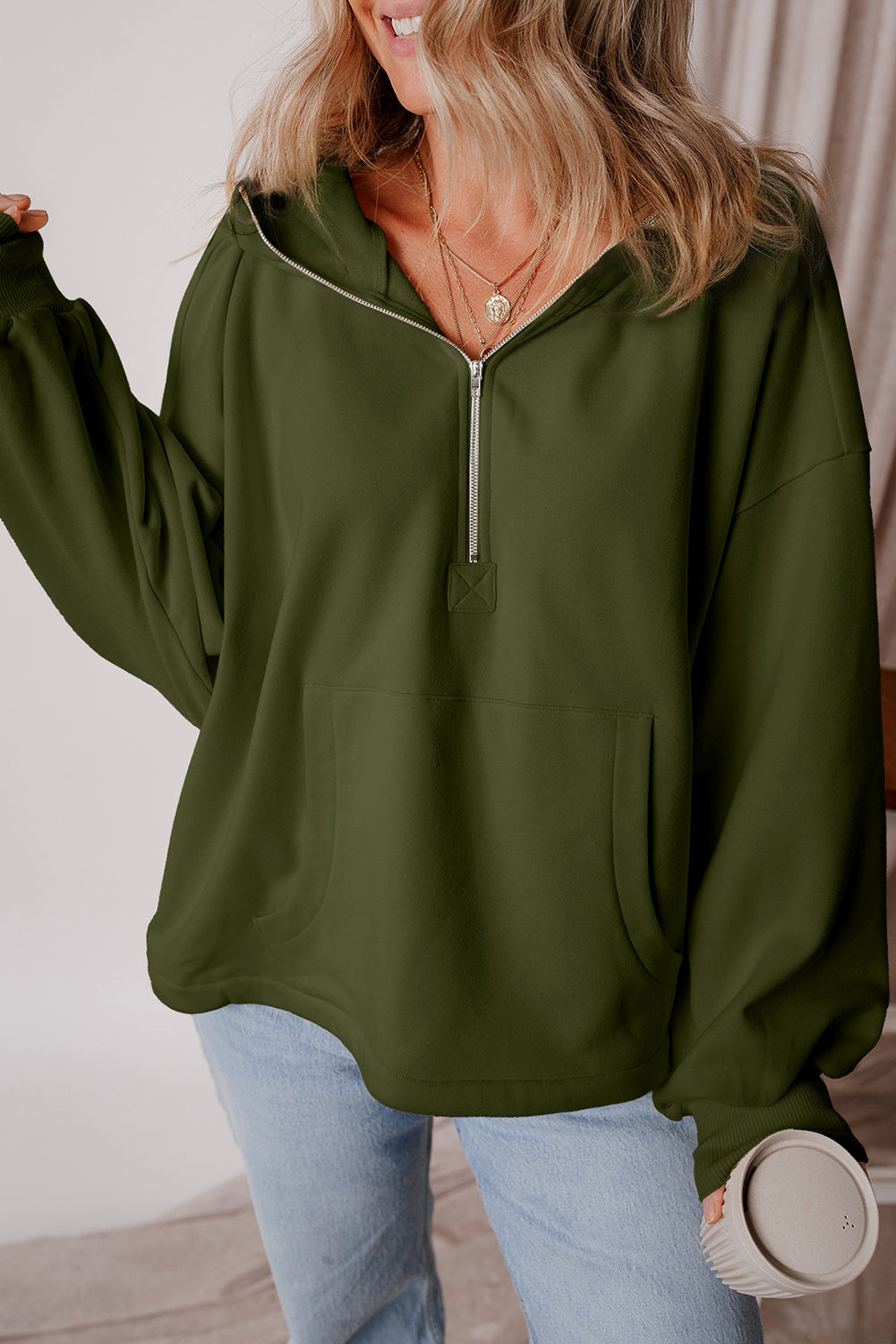 Sweat a capuche ample avec demi-fermeture éclair et poches kangourou doublées en polaire