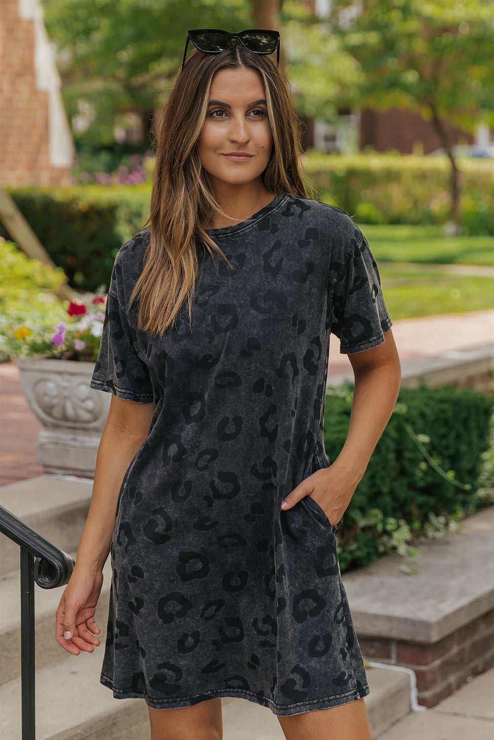 Robe t-shirt léopard délavée vintage avec poches