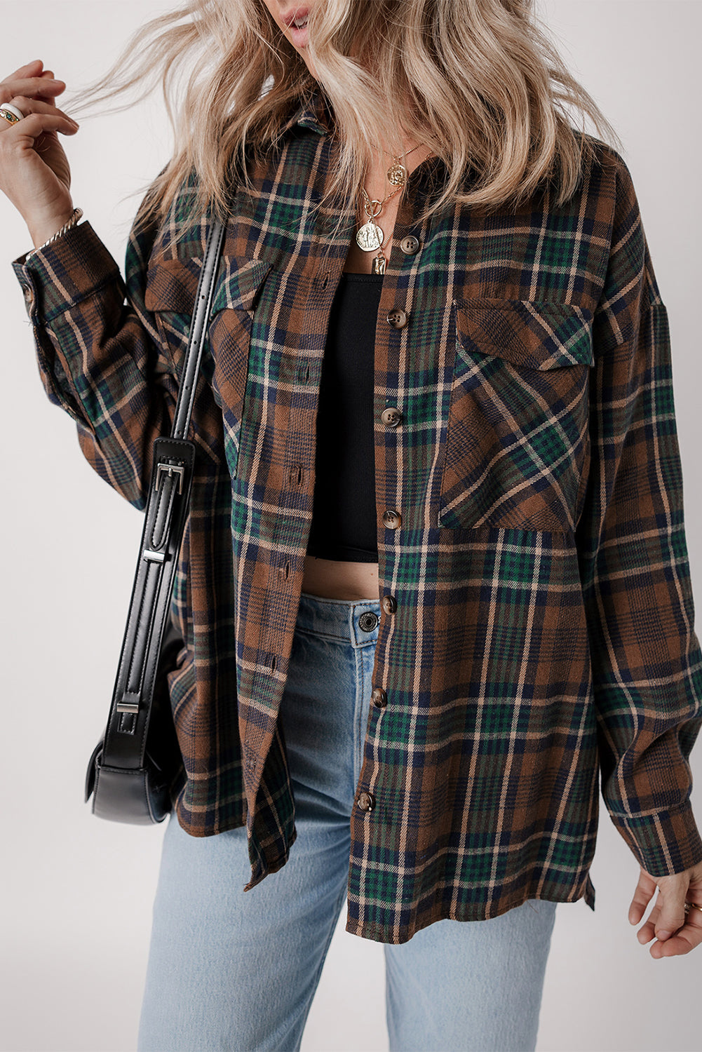 Veste chemise boutonnée à carreaux et poches poitrine