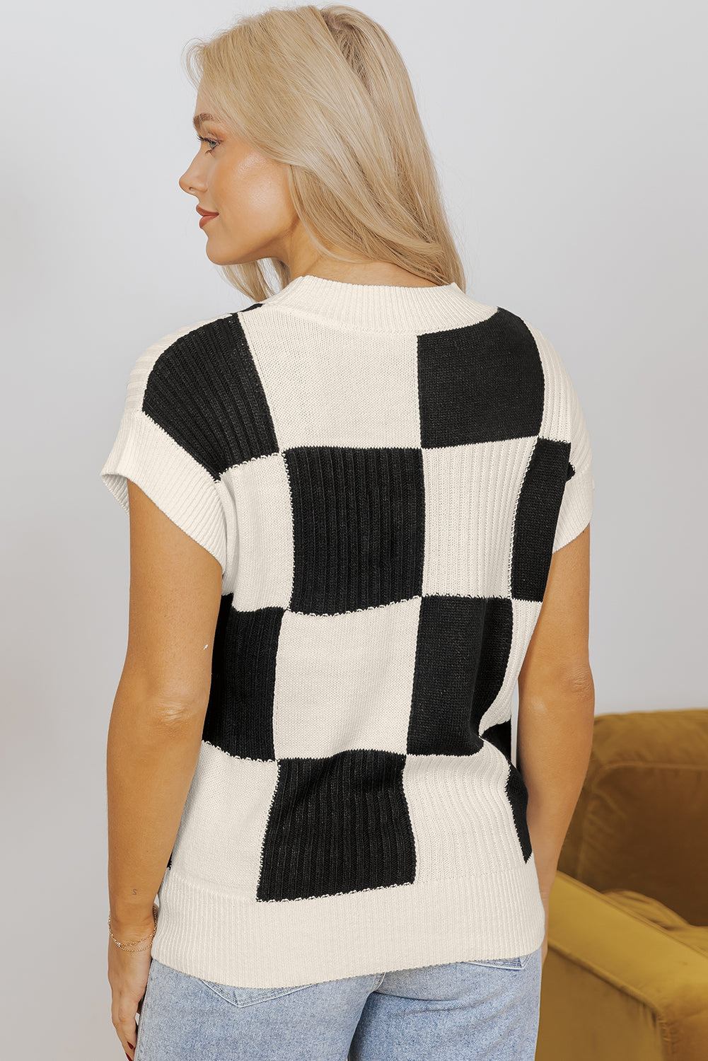 Pull a carreaux et manches courtes a col rond et blocs de couleurs