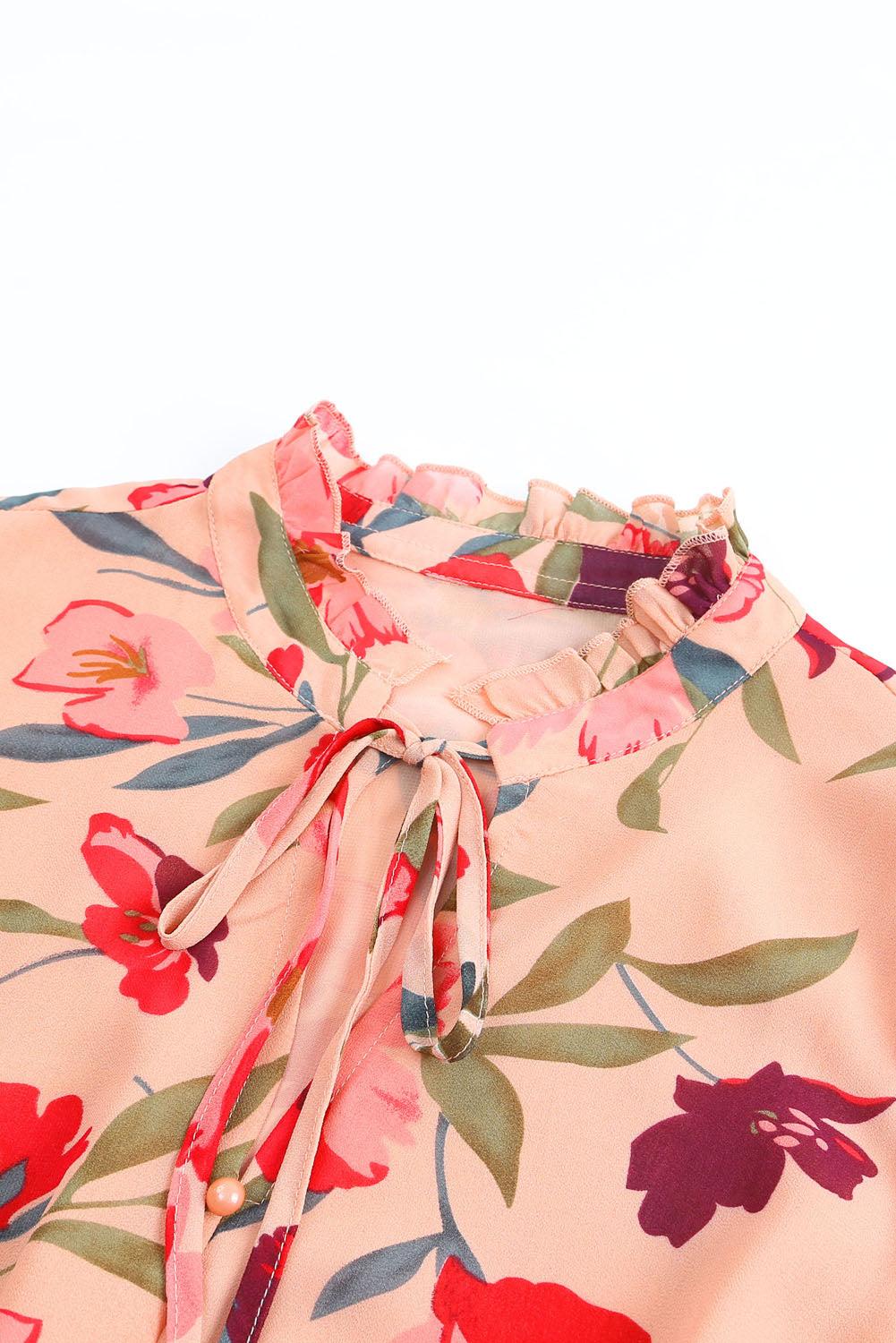 Robe florale à manches longues et col à volants rouge ardent avec volant