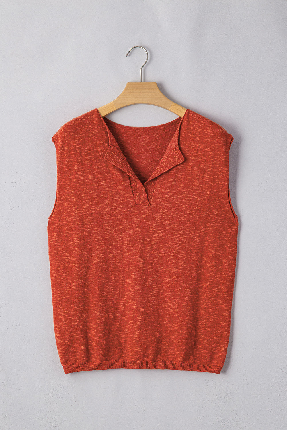 Pull a manches courtes et col en V fendu de couleur unie