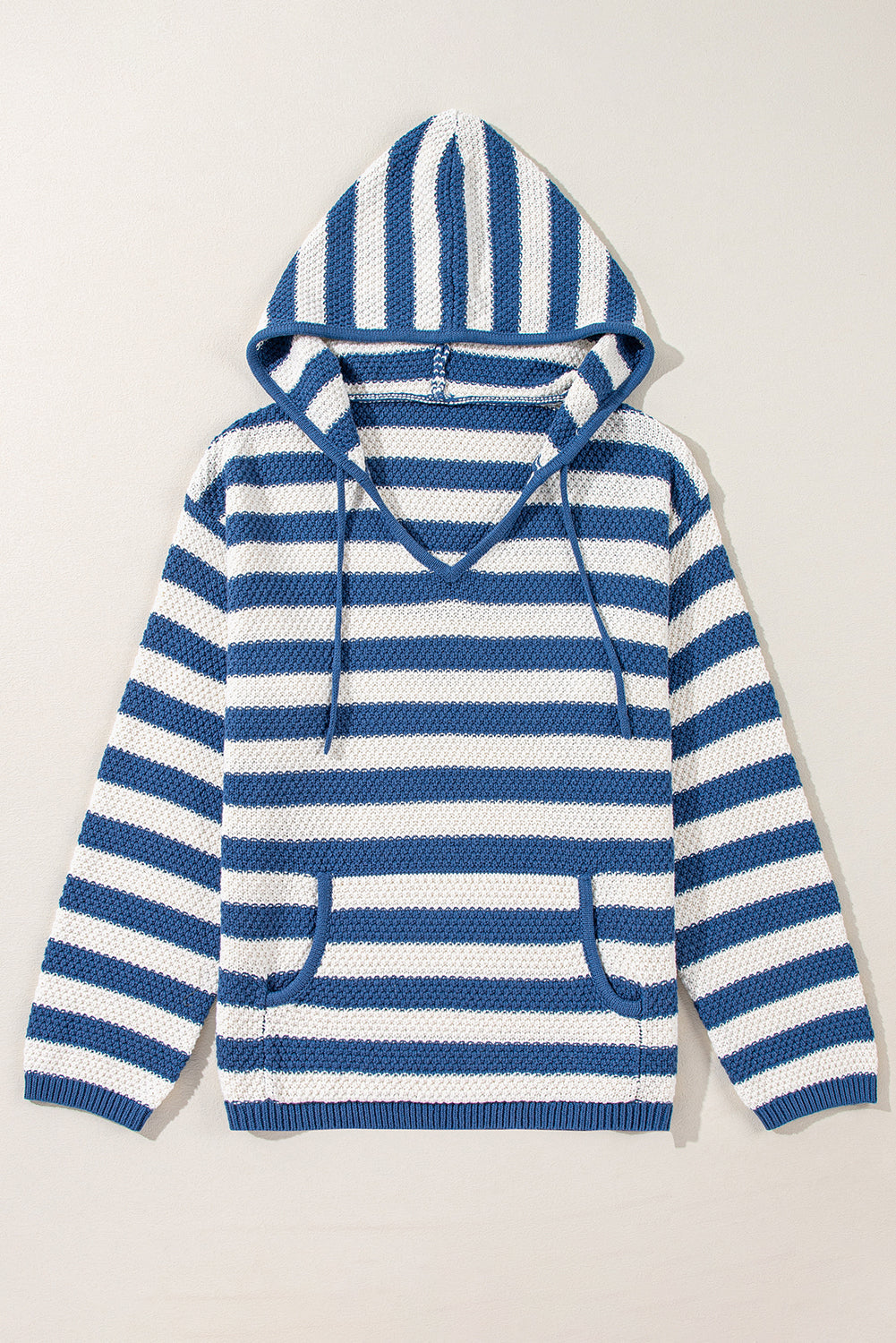 Pull a capuche avec poche et col en V