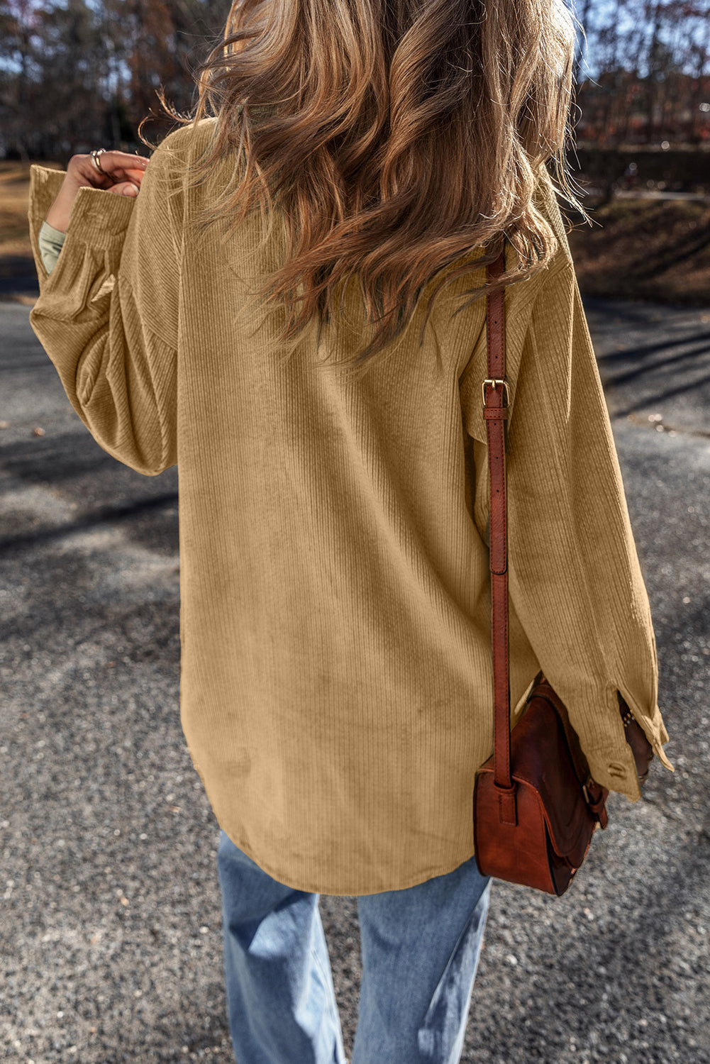 Veste en velours côtelé boutonnée avec poche plaquée