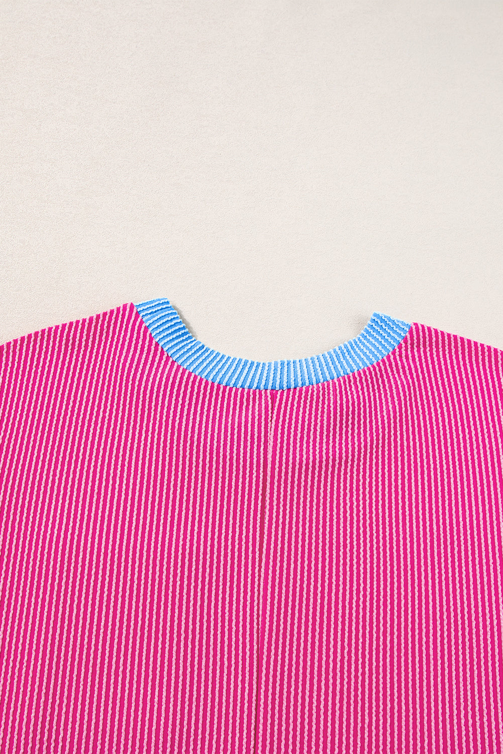 Robe t-shirt texturée avec poche plaquée et bords color block