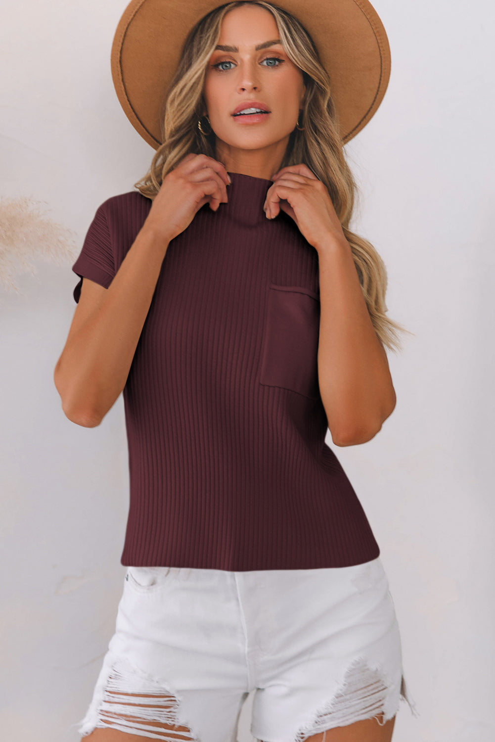 Pull a manches courtes en tricot côtelé avec poche plaquée