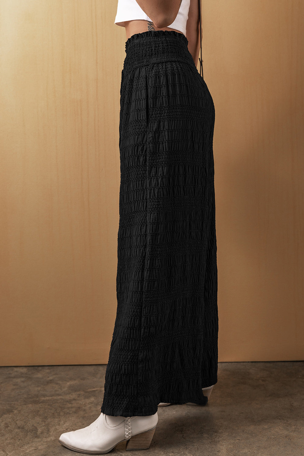 Pantalon ample texturé a taille smockée large