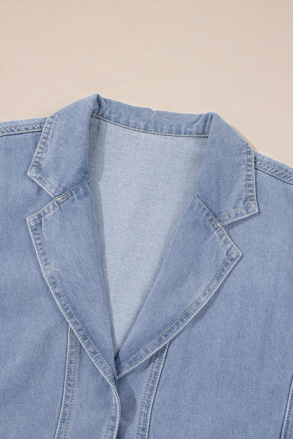 Robe babydoll en jean taille haute à col à revers et manches courtes