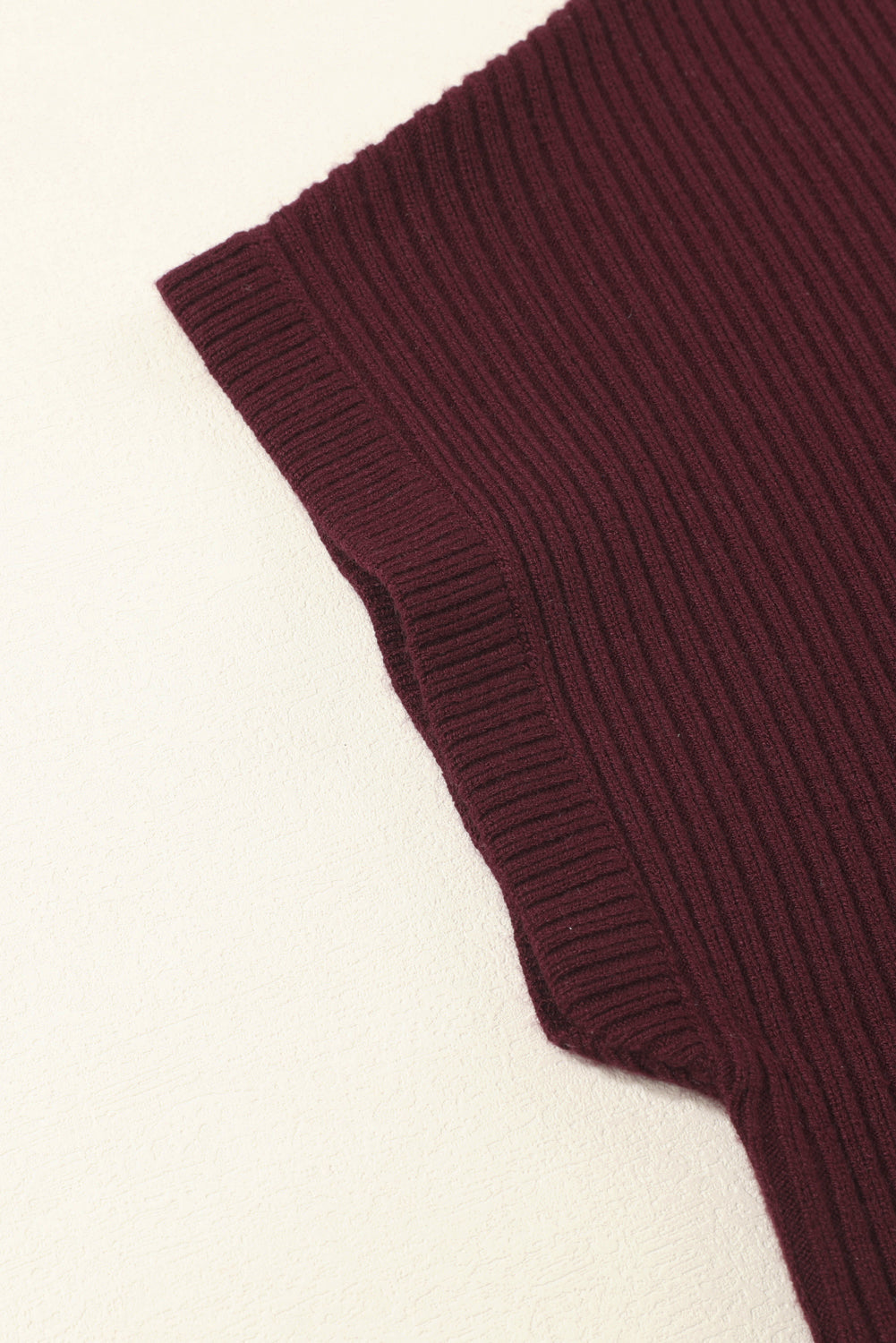 Pull a manches courtes en tricot côtelé avec poche plaquée