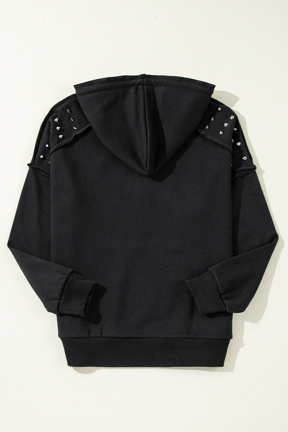 Sweat à capuche à manches raglan et rivets de couleur unie avec poche