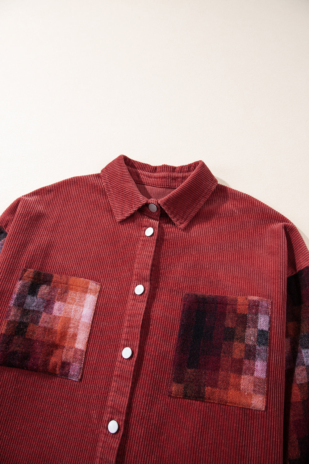 Veste surdimensionnée en velours côtelé a bords bruts et patchwork a carreaux