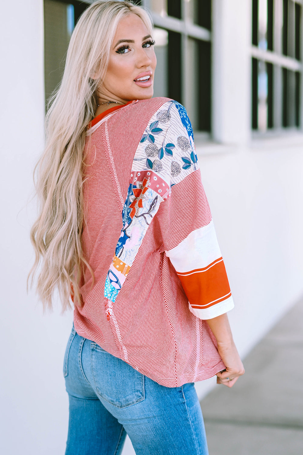 Haut oversize patchwork a fines rayures et blocs de couleurs