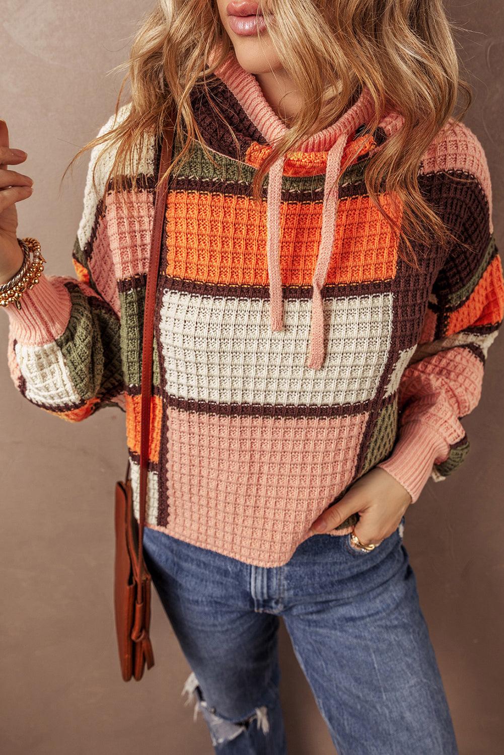 Pull à col montant avec cordon de serrage en tricot gaufré color block