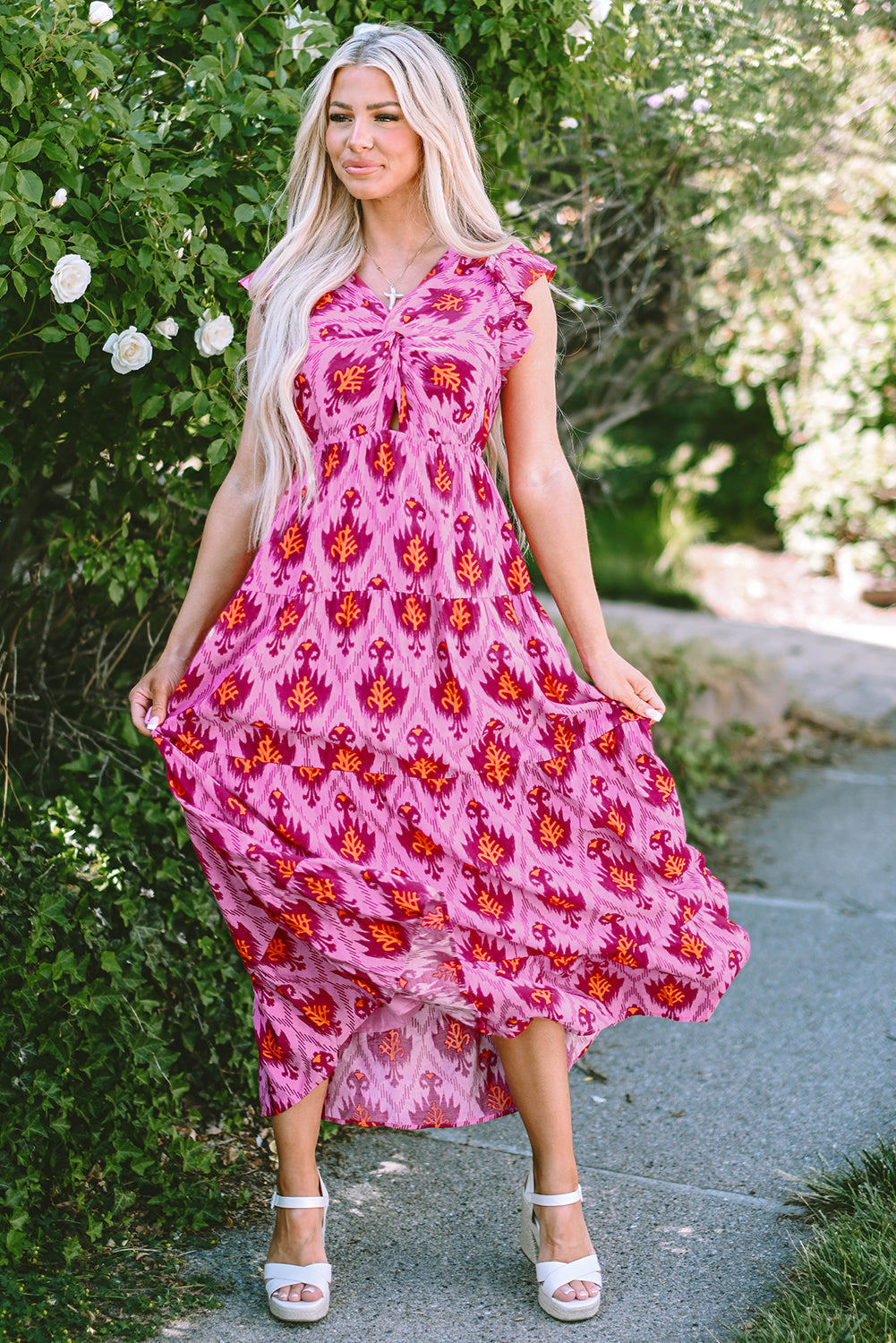 Robe longue torsadée à imprimé rétro, manches à volants sur le devant