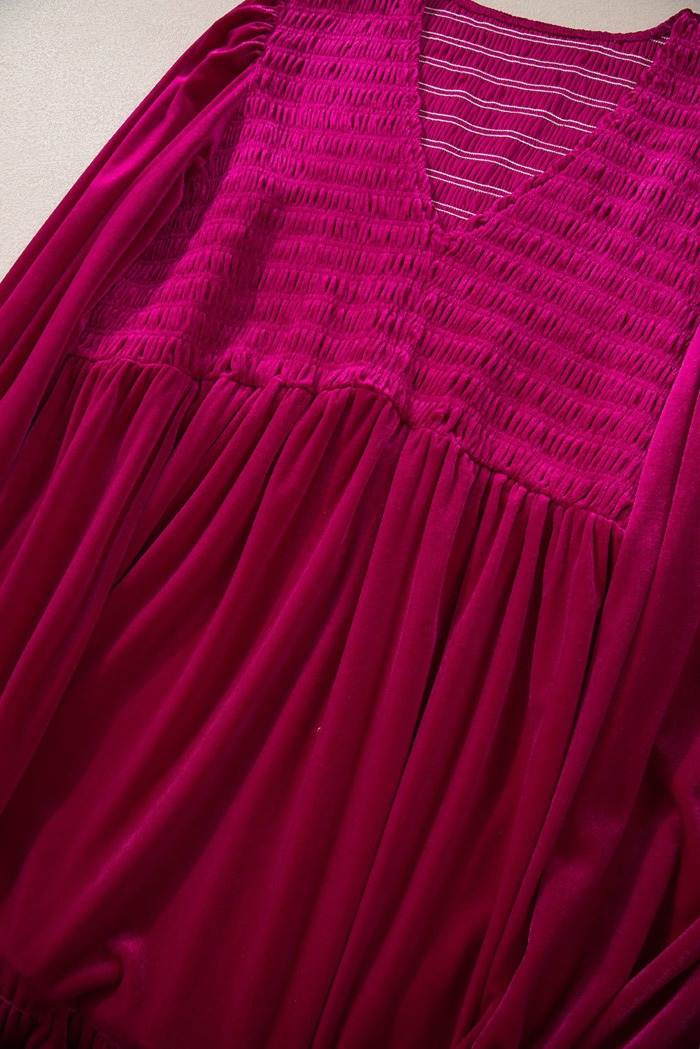 Robe longue froncée a col en V et a volants en velours de grande taille