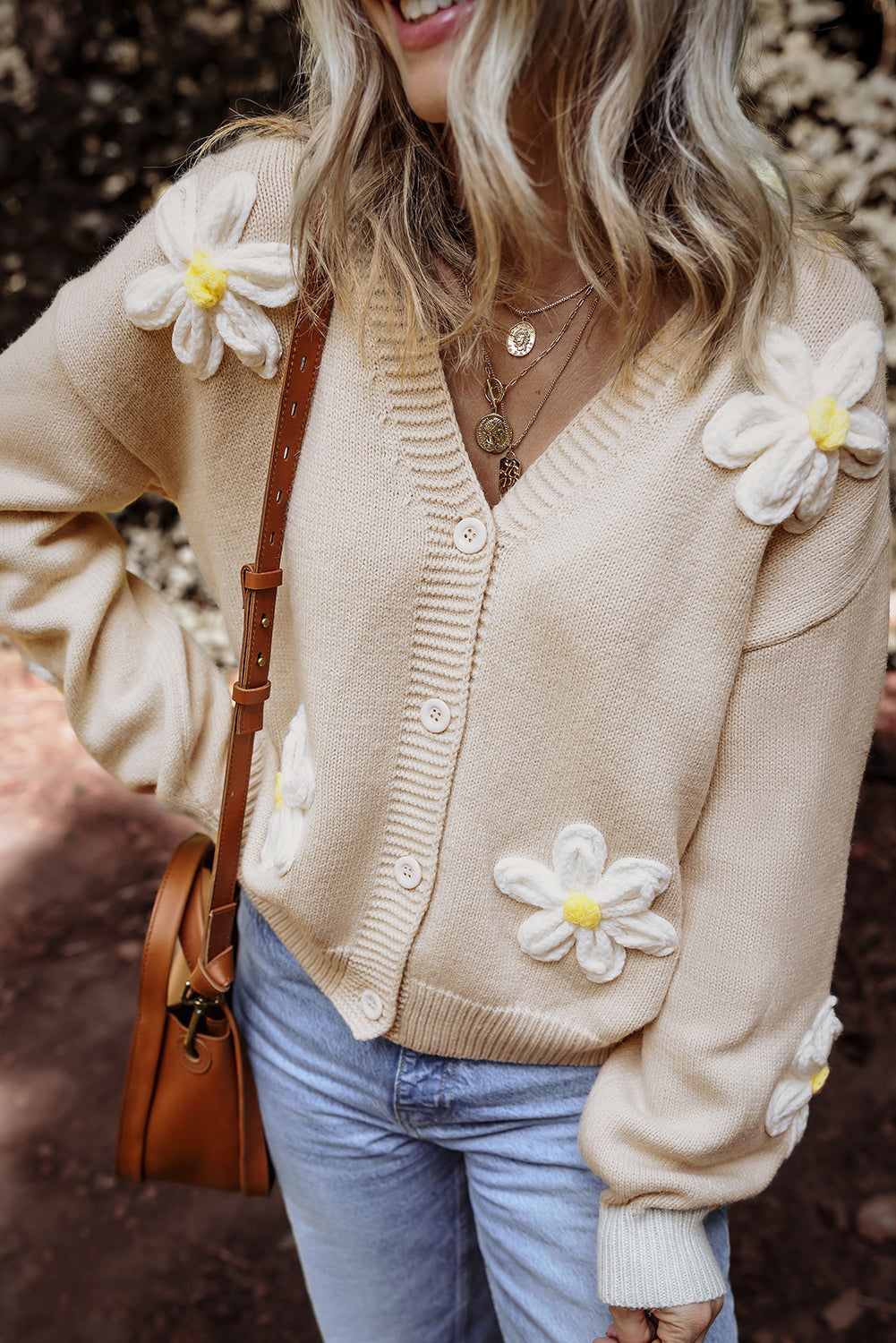Cardigan élégant boutonné sur le devant a décor de fleurs