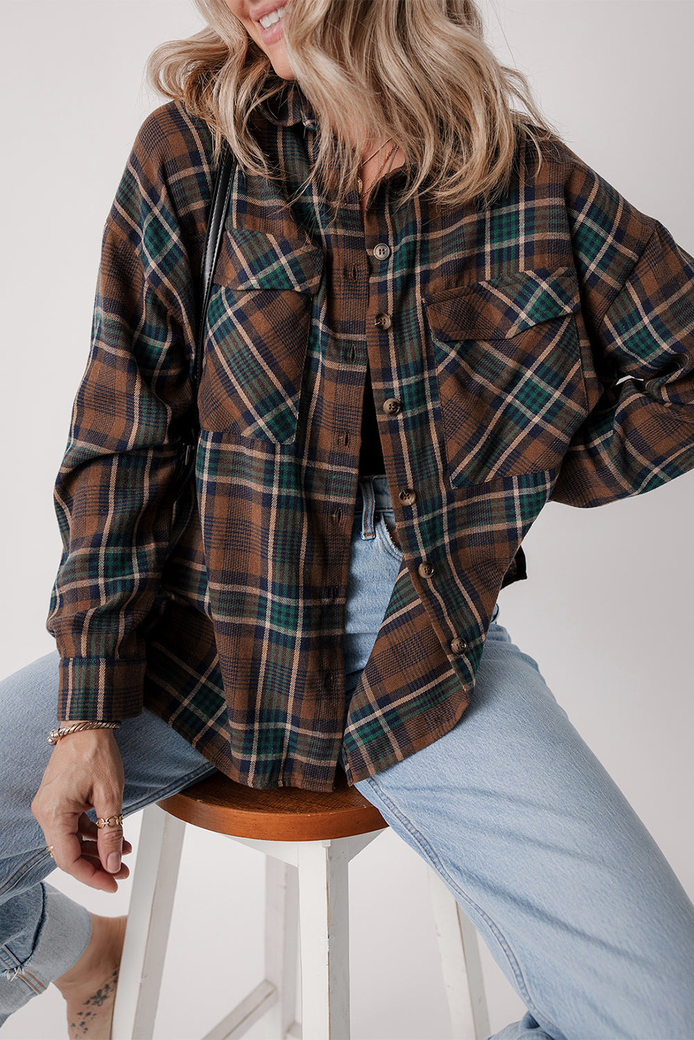 Veste chemise boutonnée à carreaux et poches poitrine