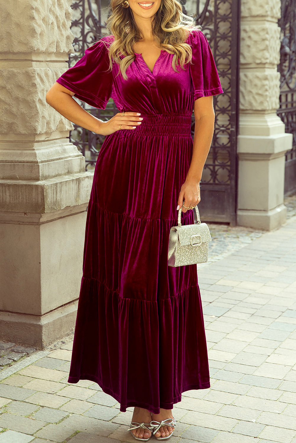 Robe longue en velours à manches courtes et taille froncée à plusieurs niveaux