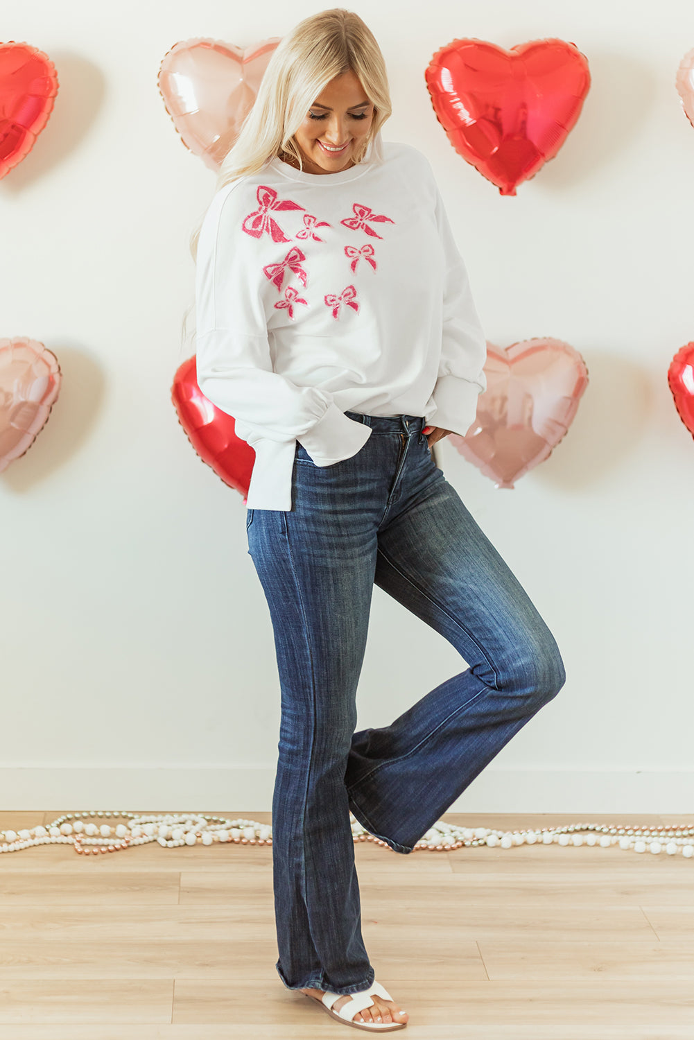 Sweat-shirt surdimensionné a paillettes et nœud papillon