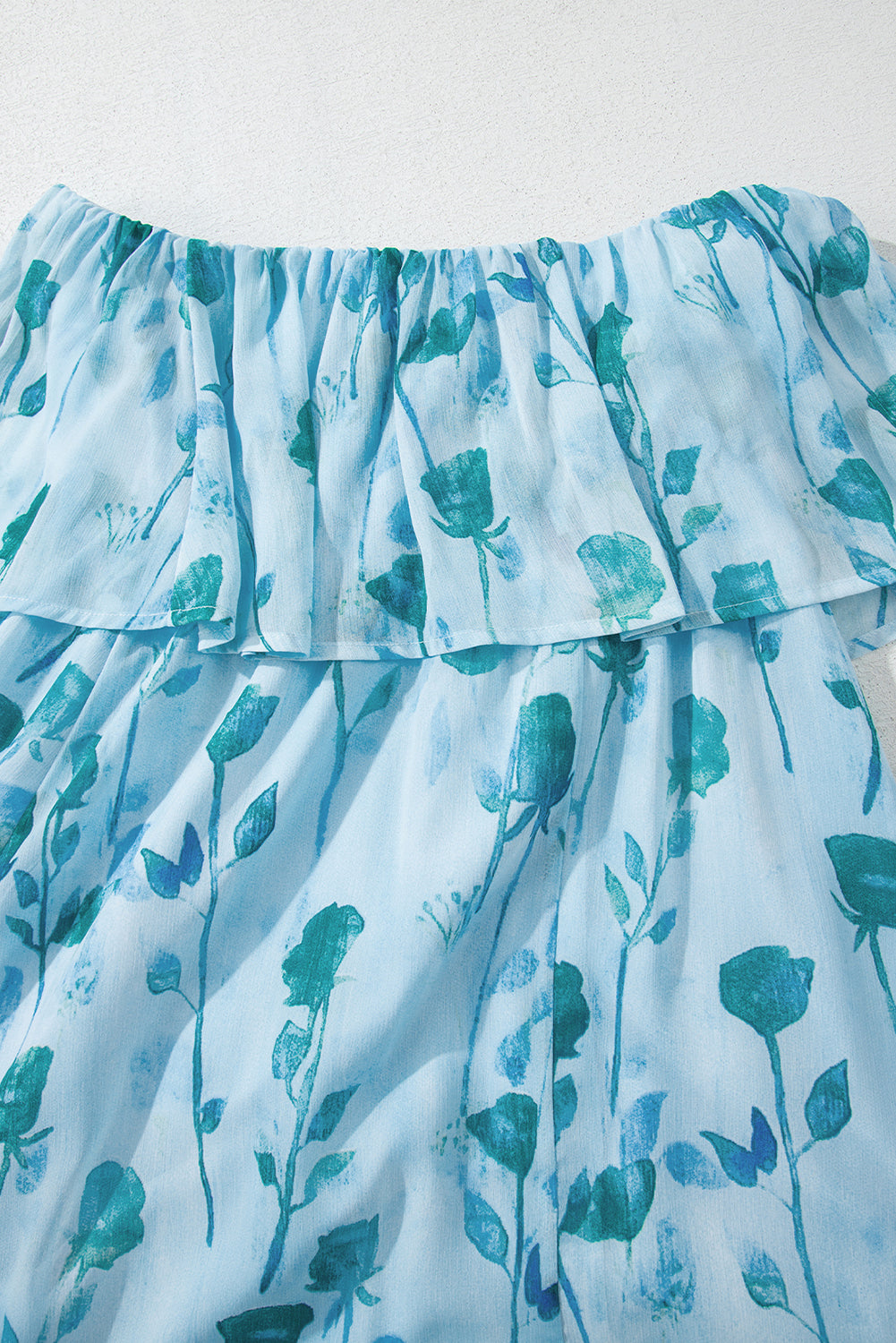 Robe longue tube à imprimé floral et à volants avec fente latérale