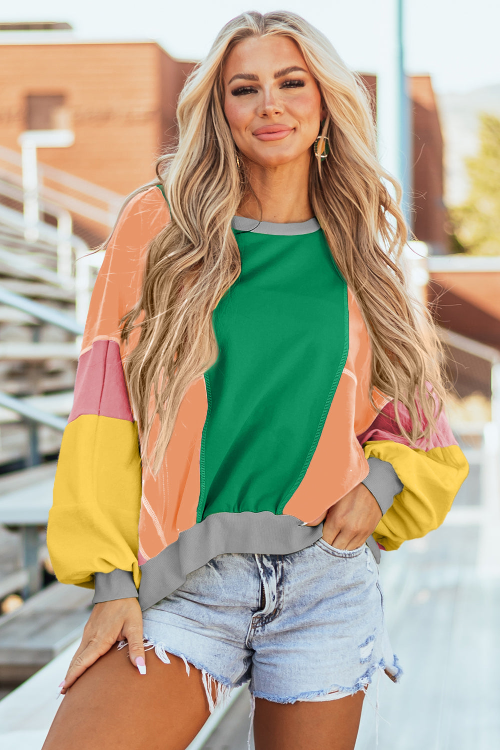 Haut oversize a coutures apparentes et patchwork de couleurs