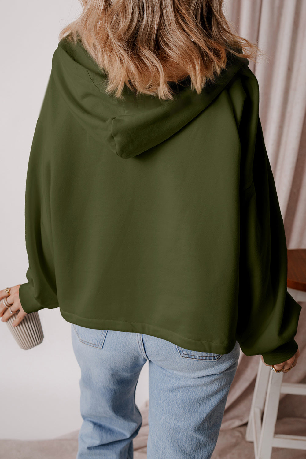 Sweat a capuche ample avec demi-fermeture éclair et poches kangourou doublées en polaire