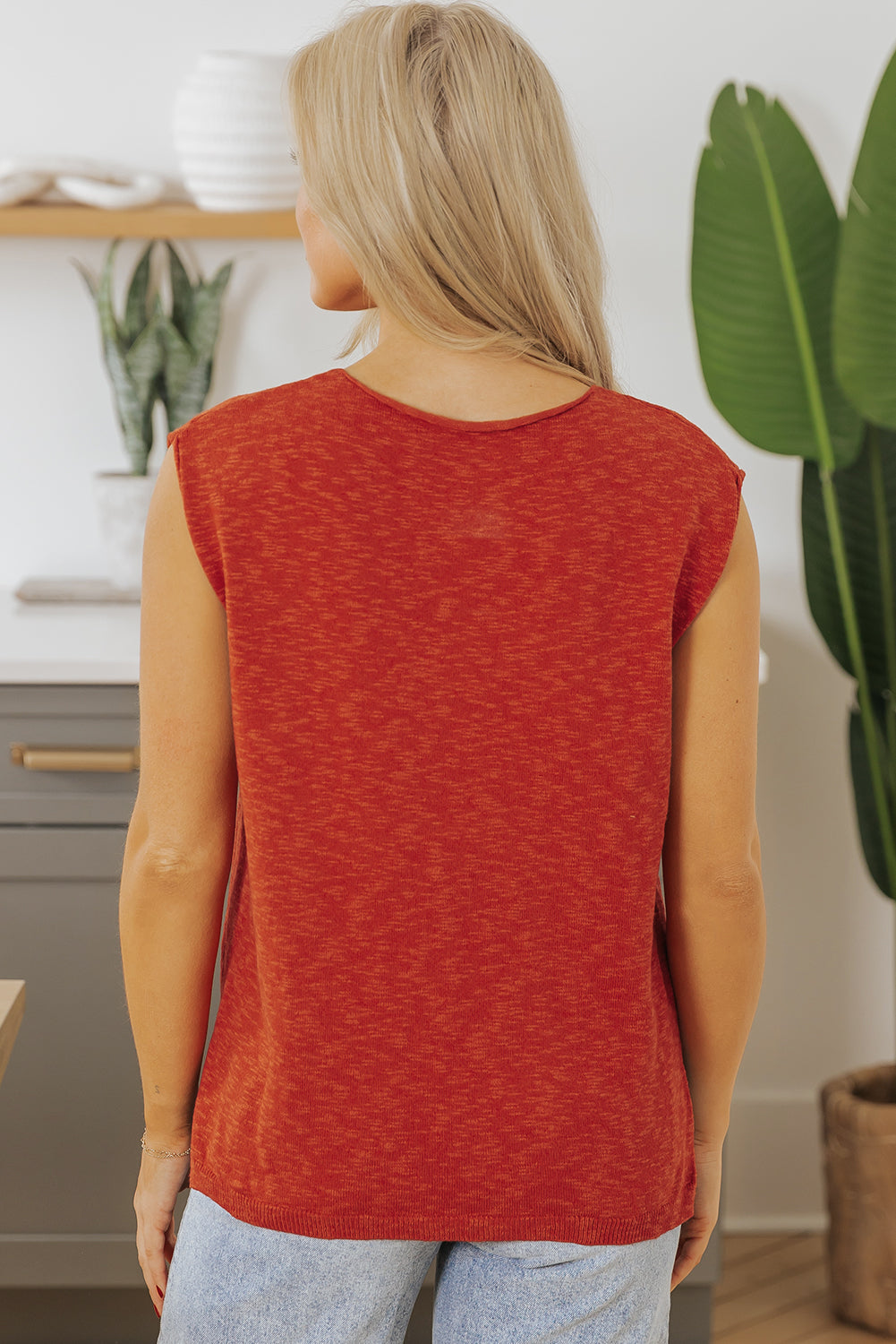 Pull a manches courtes et col en V fendu de couleur unie