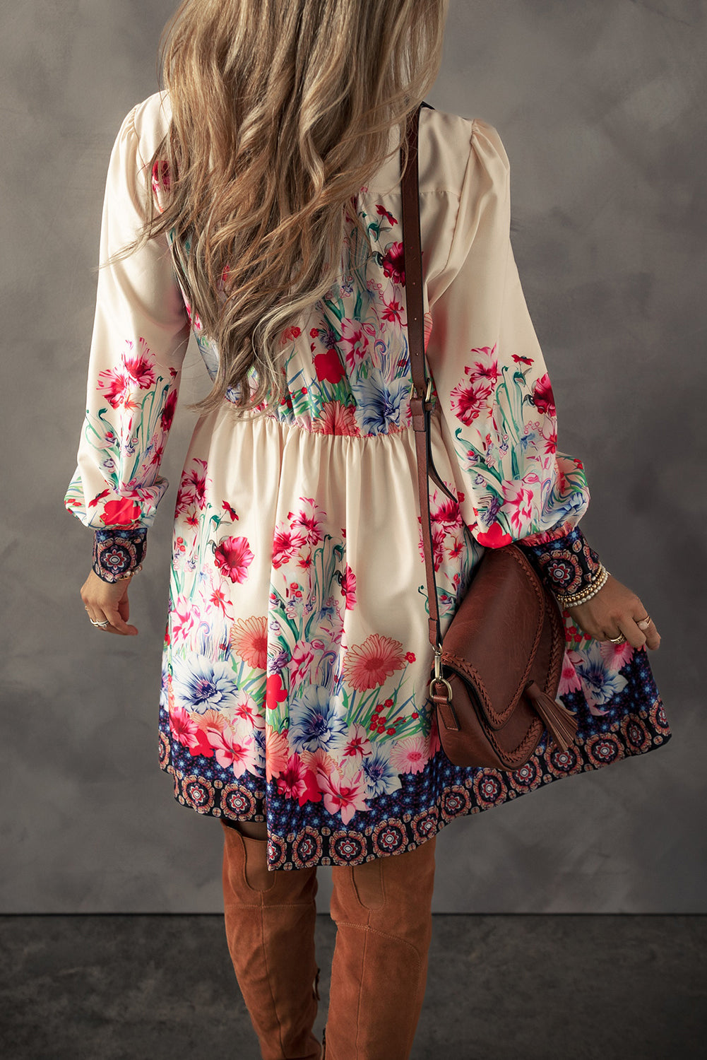 Mini-robe chemise taille haute boutonnée à imprimé floral