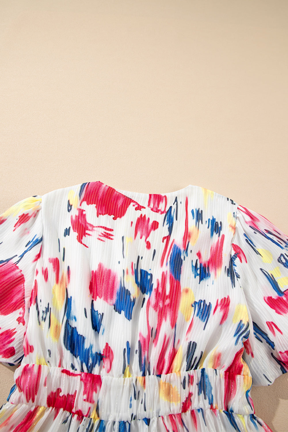 Robe longue à volants et manches courtes bouffantes à imprimé abstrait