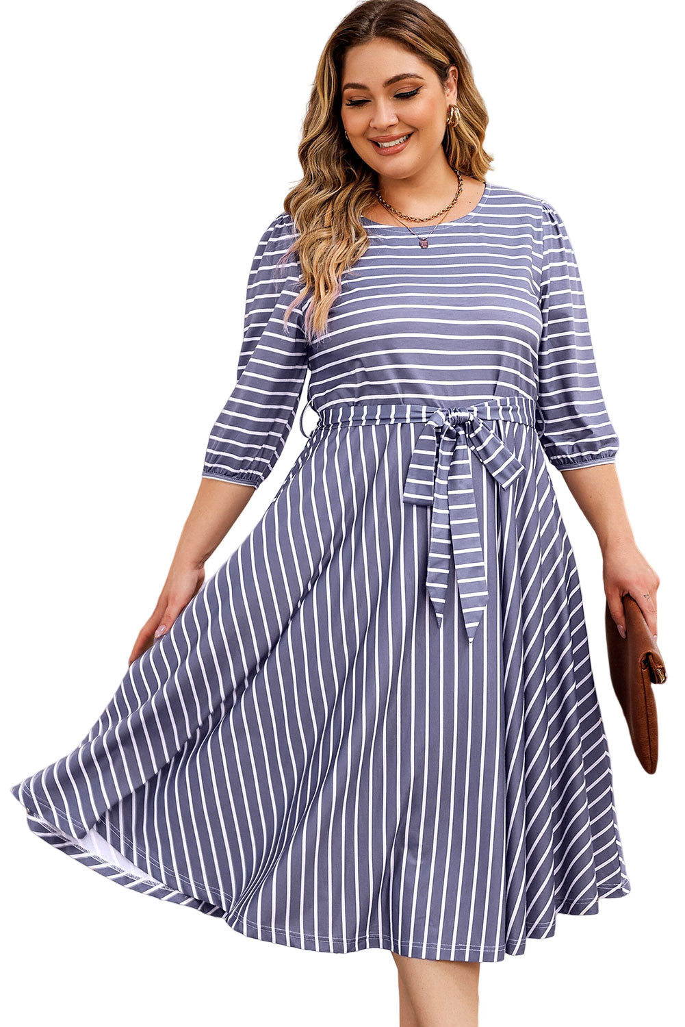 Robe rayée nouée à la taille, manches 3/4, grande taille