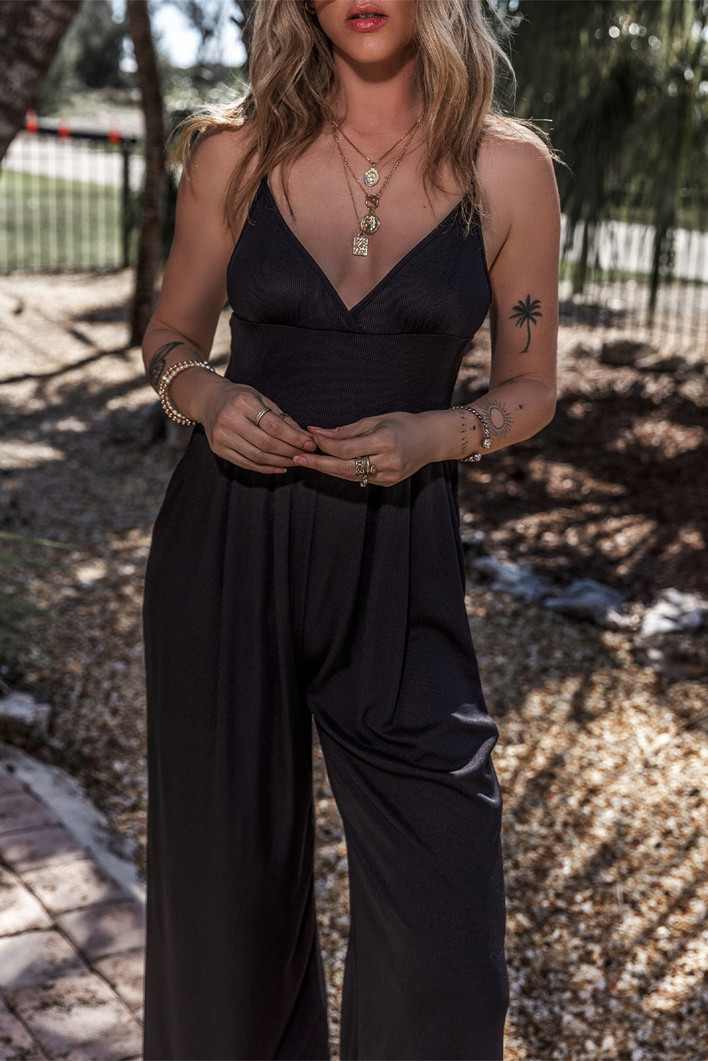 Combinaison camisole sexy à jambes larges et taille haute col en V