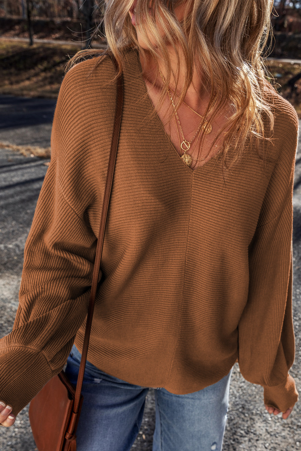 Pull ample en tricot côtelé a manches tombantes et col en V
